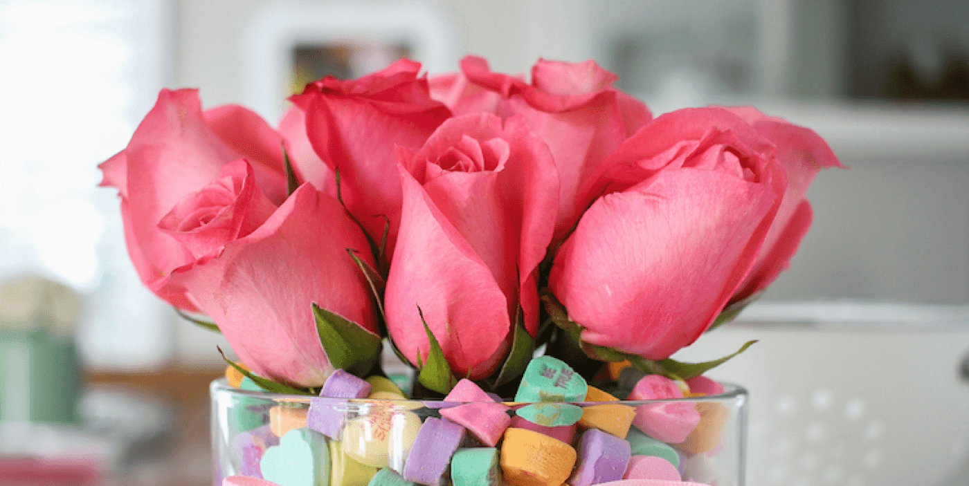 Décor Ideas for a Romantic Home on Valentine’s Day Roses Featured Image